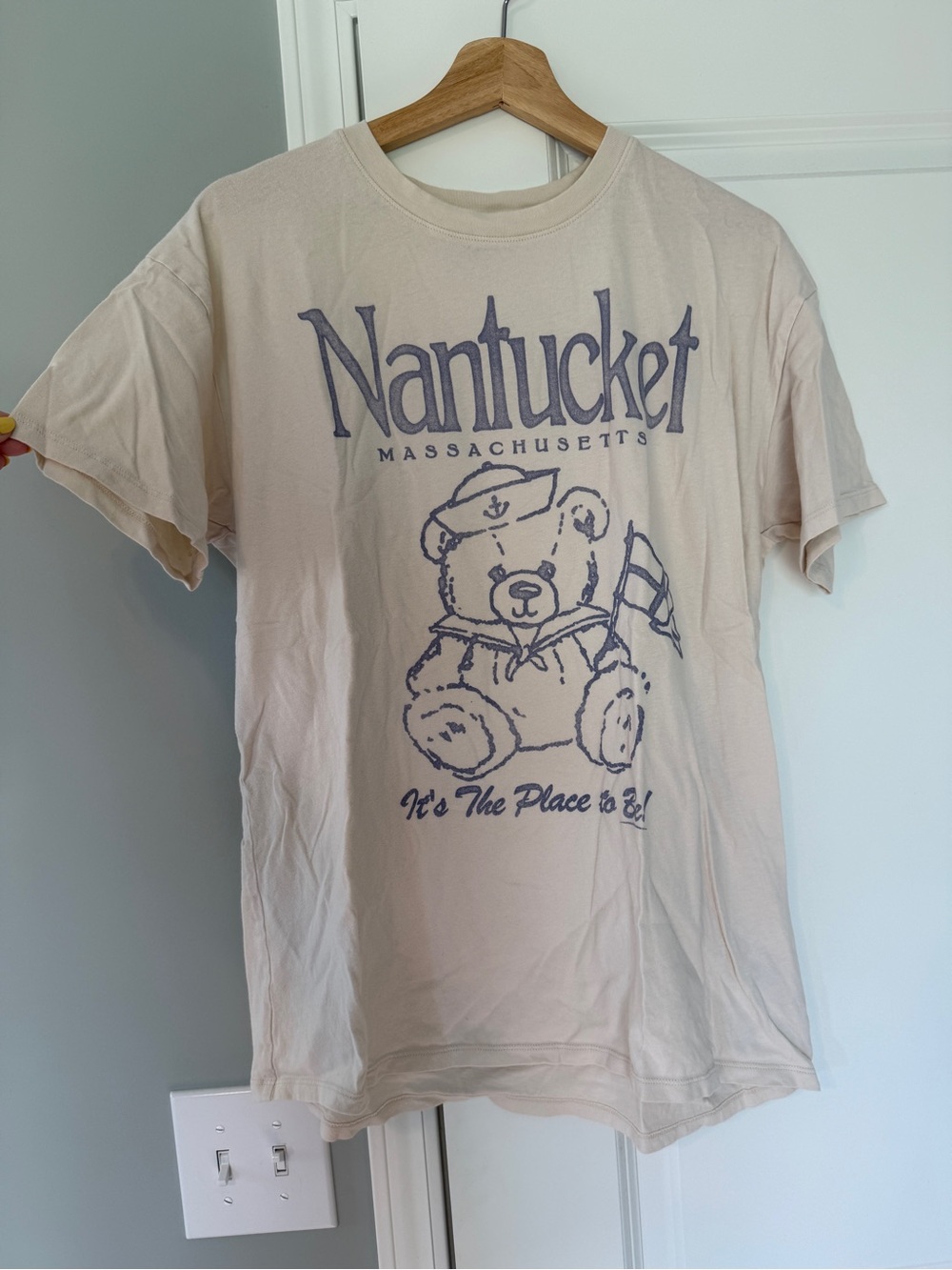 Hollister Nantucket Teddy Graphic Tee in Cream with Navy Print